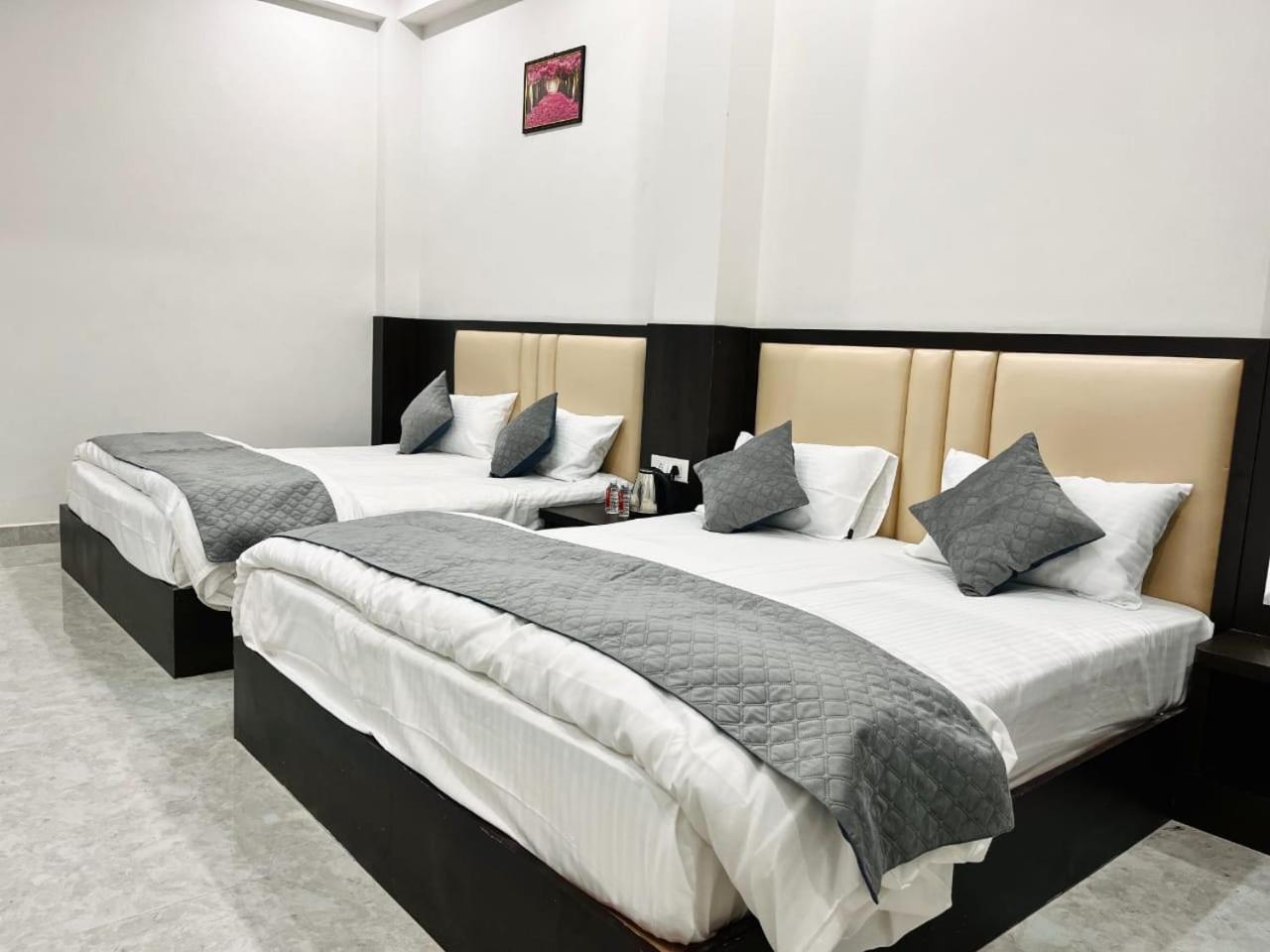 Homestay Dhaneshwari Luxury Homestay