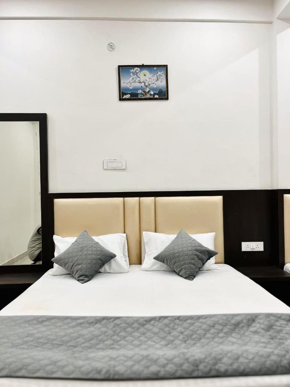 Dhaneshwari Luxury Homestay * Varanasi