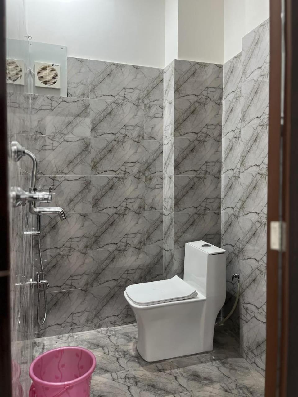 Homestay Dhaneshwari Luxury Homestay *