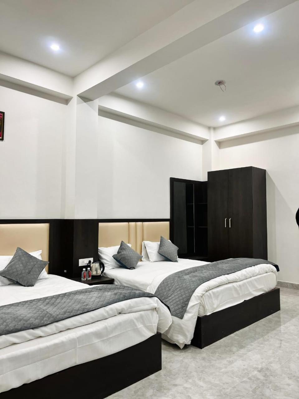 Homestay Dhaneshwari Luxury Homestay