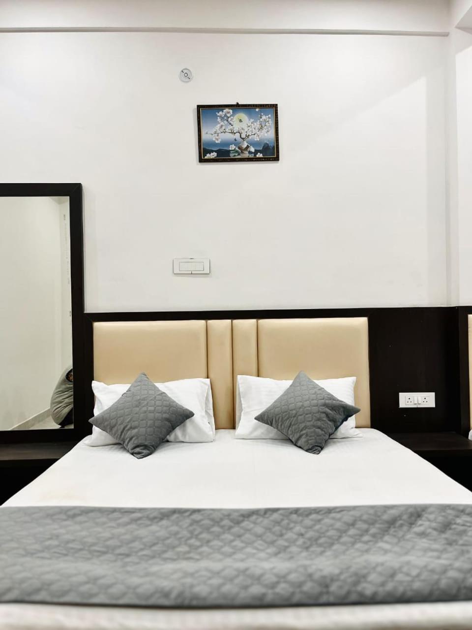 Homestay Dhaneshwari Luxury Homestay *