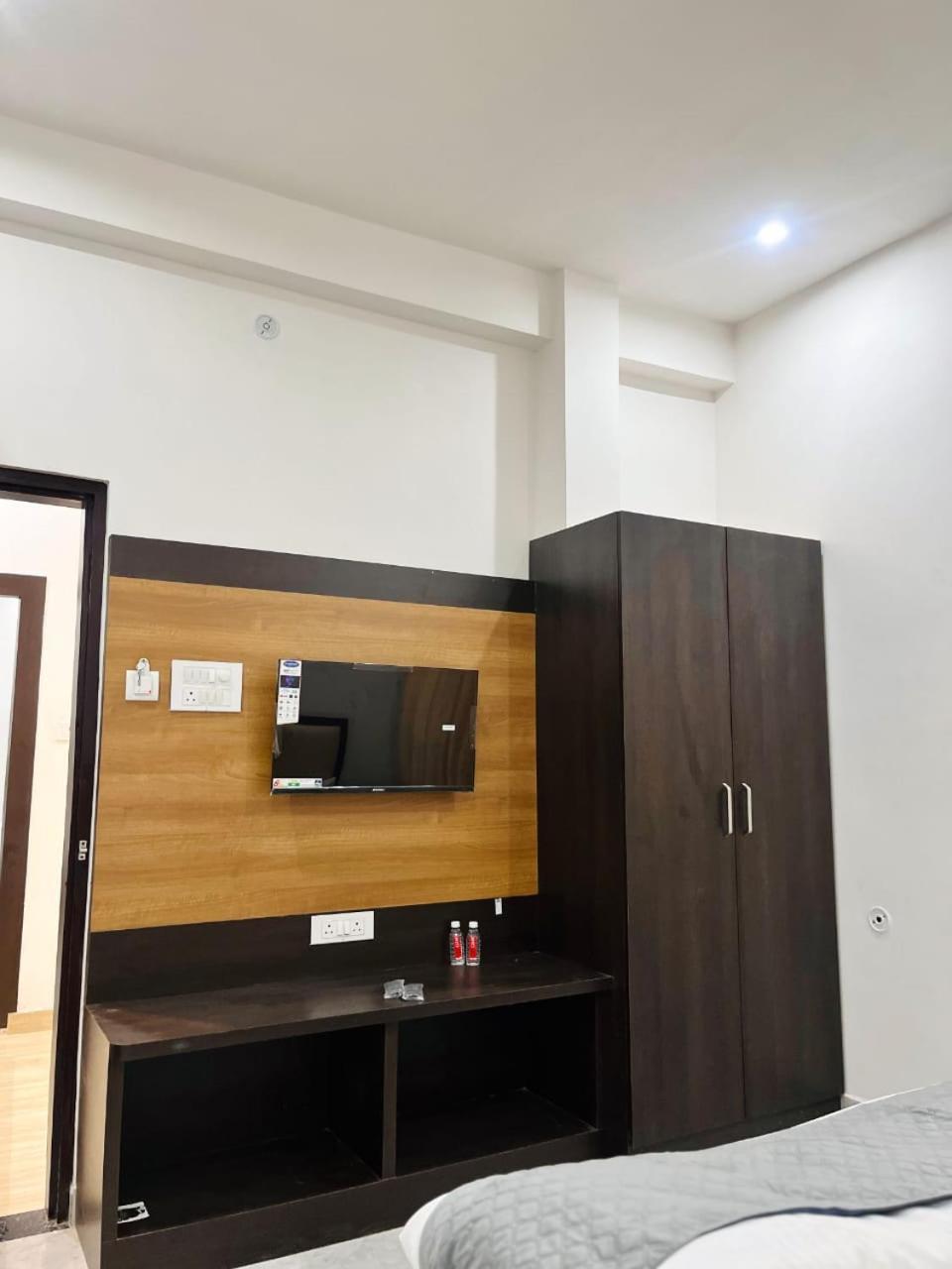 Homestay Dhaneshwari Luxury Homestay *